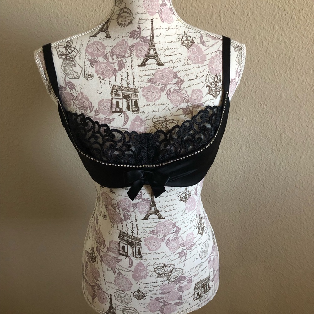 Victoria's Secret Black Lace Bra with Rhinestone Trim VGC 34D - Picture 6 of 6